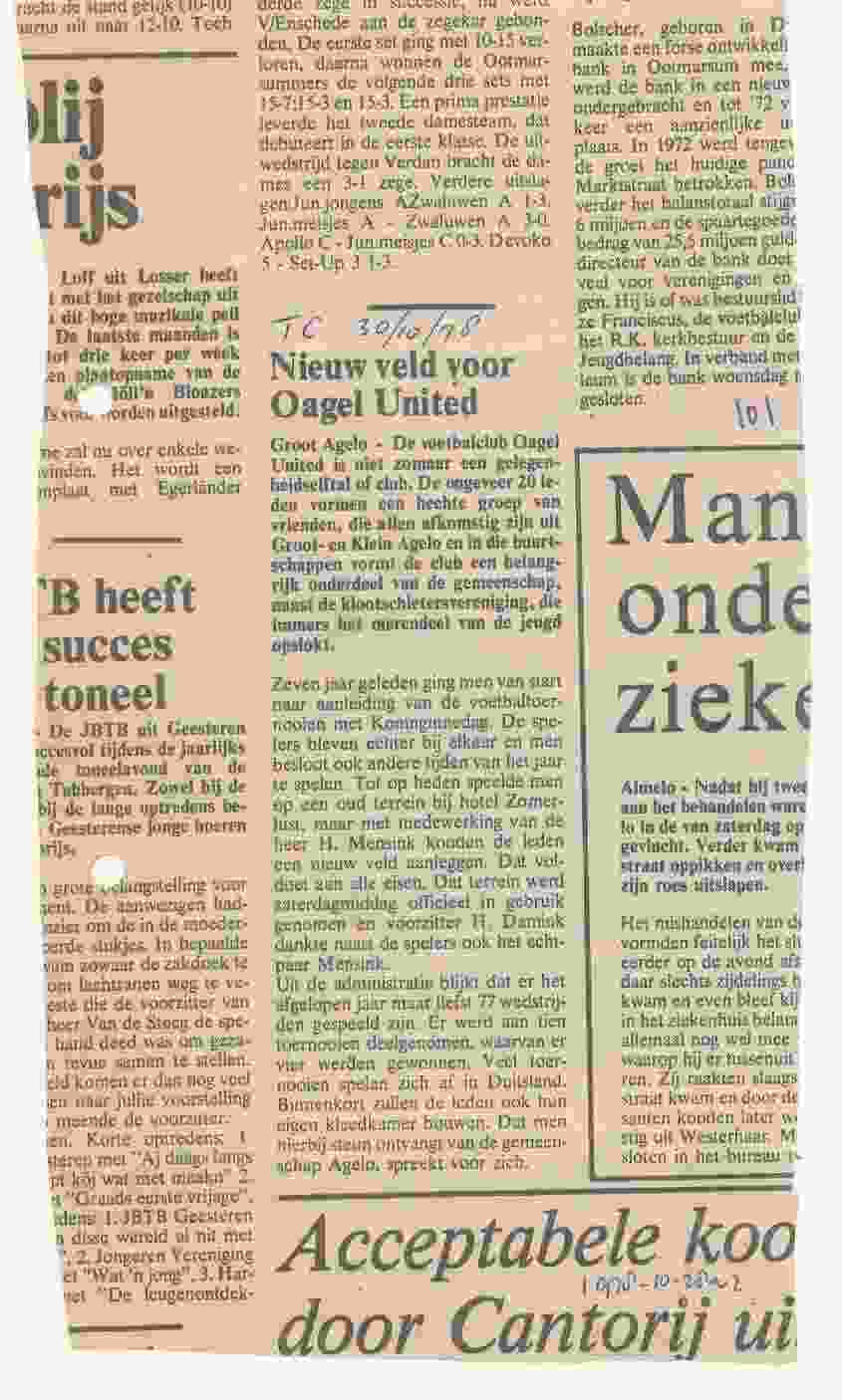 Krantenartikelen bij opening nieuw veld op 1978-10-28